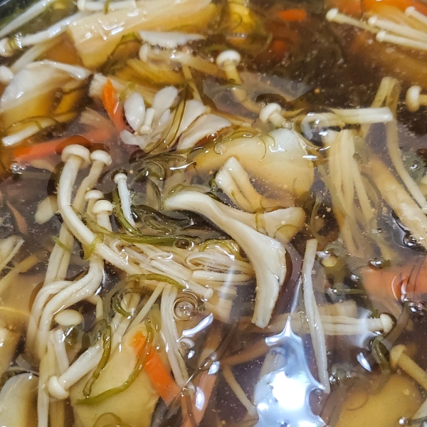 めかぶ松前漬のきのこ汁